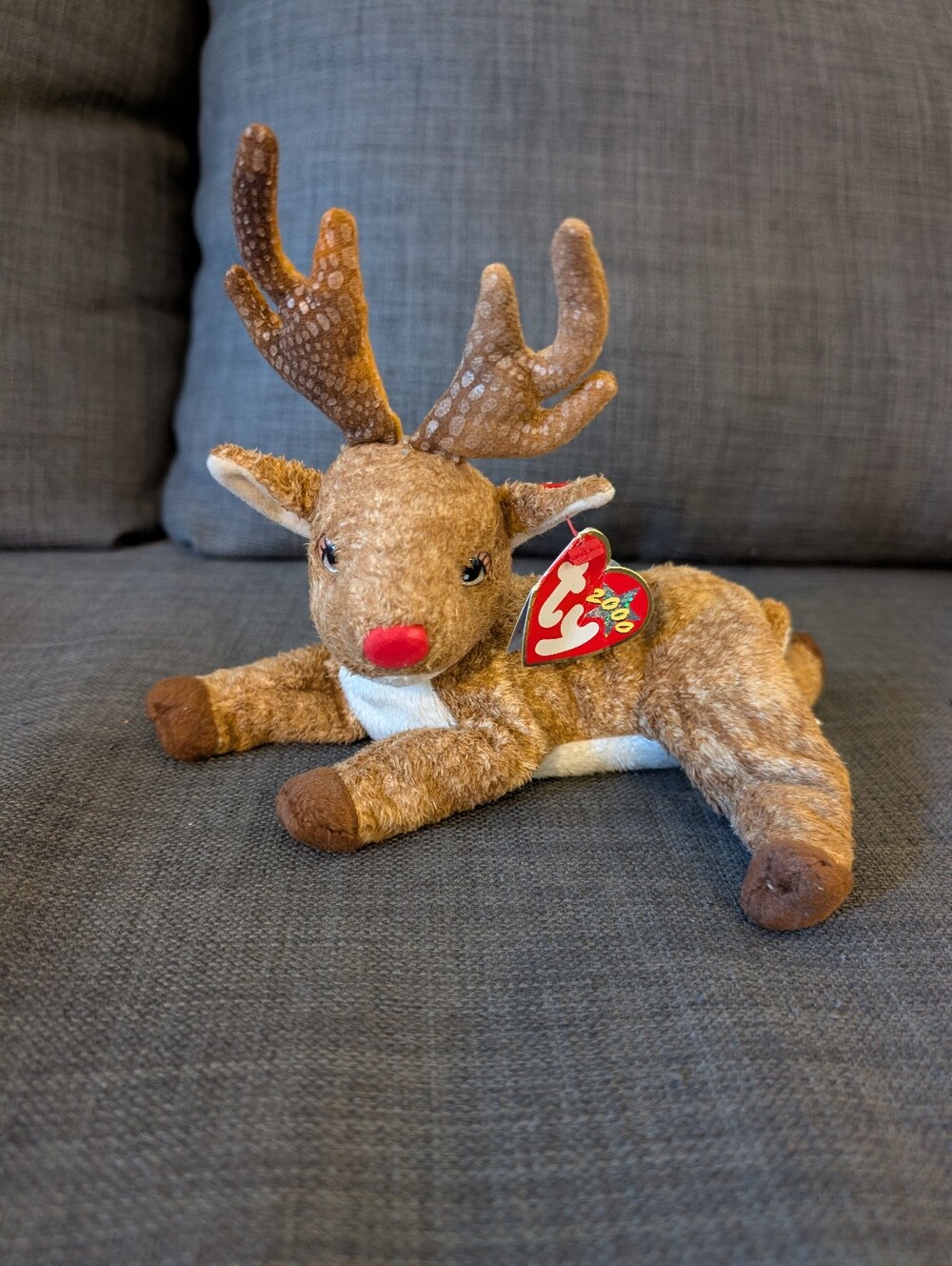 Vintage 2000 Ty Roxie The Red Nose Reindeer Beanie Baby!